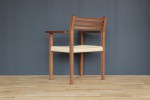 equal_chair_2-3